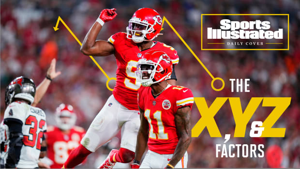 JuJu Smith-Schuster and Marquez Valdes-Scantling celebrate during a Chiefs game